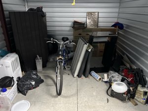 10 x 10 storage unit in Bayport, NY
