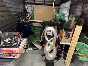 10 x 15 storage unit in Commack, NY