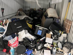 10 x 20 storage unit in Hollywood, FL