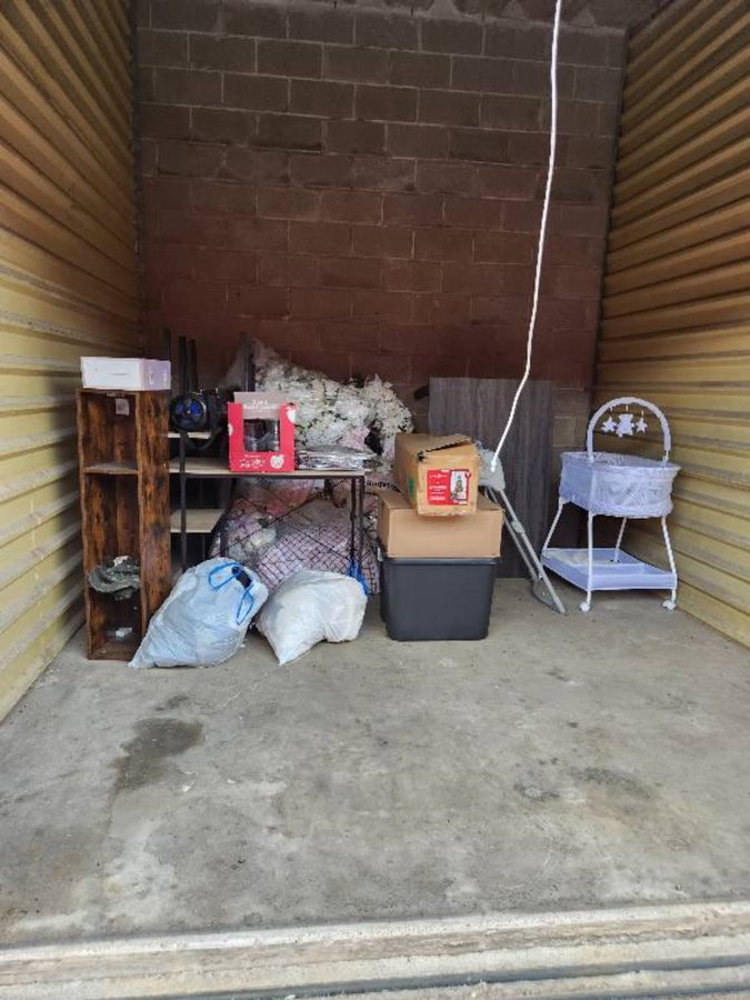10 x 10 storage unit in Houston, TX