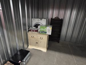10 x 10 unit in Bellevue