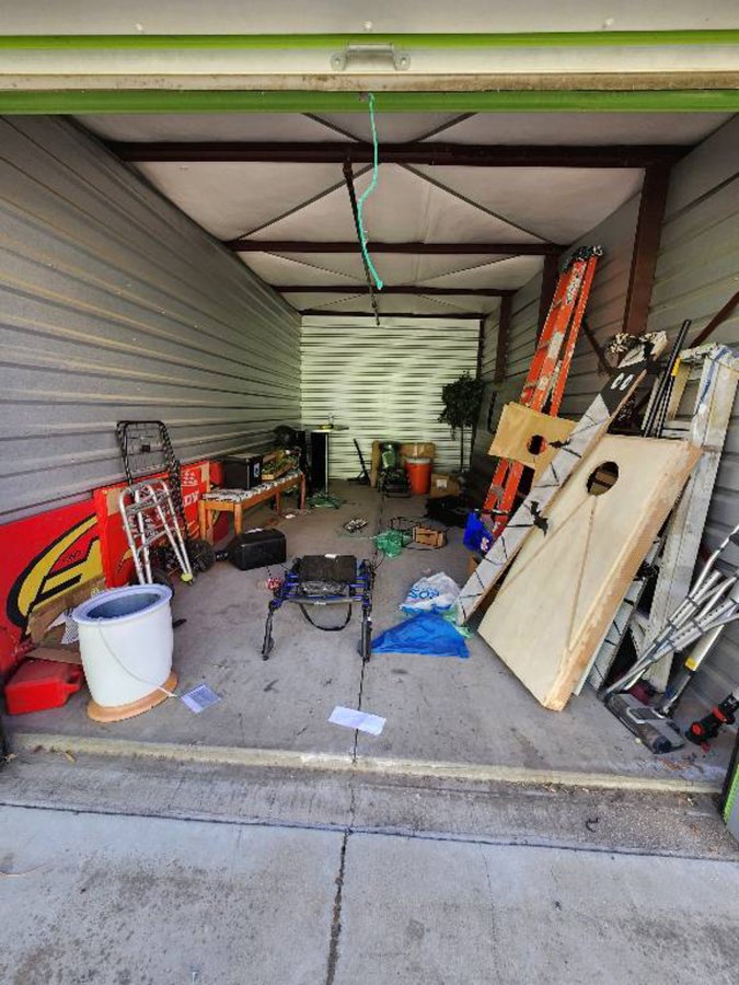 10 x 20 storage unit in Modesto, CA