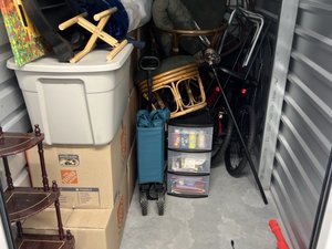 5 x 10 storage unit in Huntington Station, NY