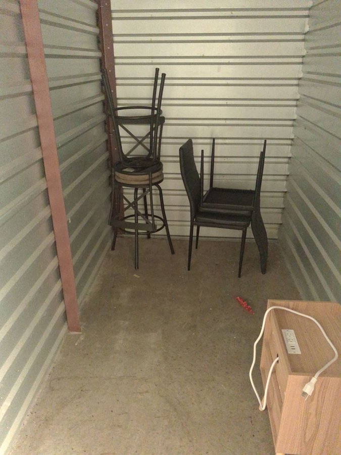 5 x 10 storage unit in Tampa, FL