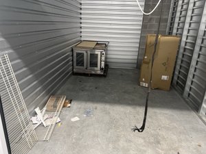 10 x 15 storage unit in Huntington Station, NY