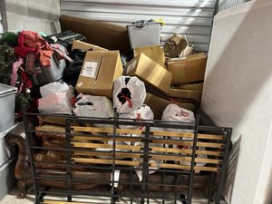 10 x 10 storage unit in Hicksville, NY
