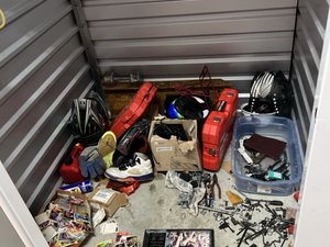 5 x 5 storage unit in Hicksville, NY