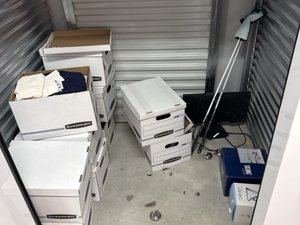 5 x 5 storage unit in Syosset, NY