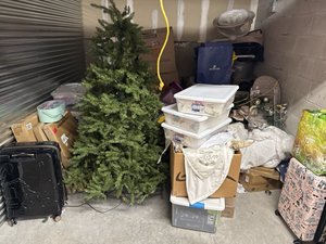 10 x 10 storage unit in Syosset, NY