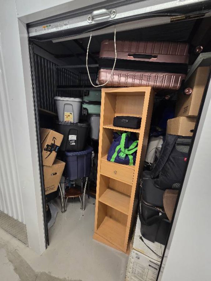 10 x 10 storage unit in Crystal Lake, IL