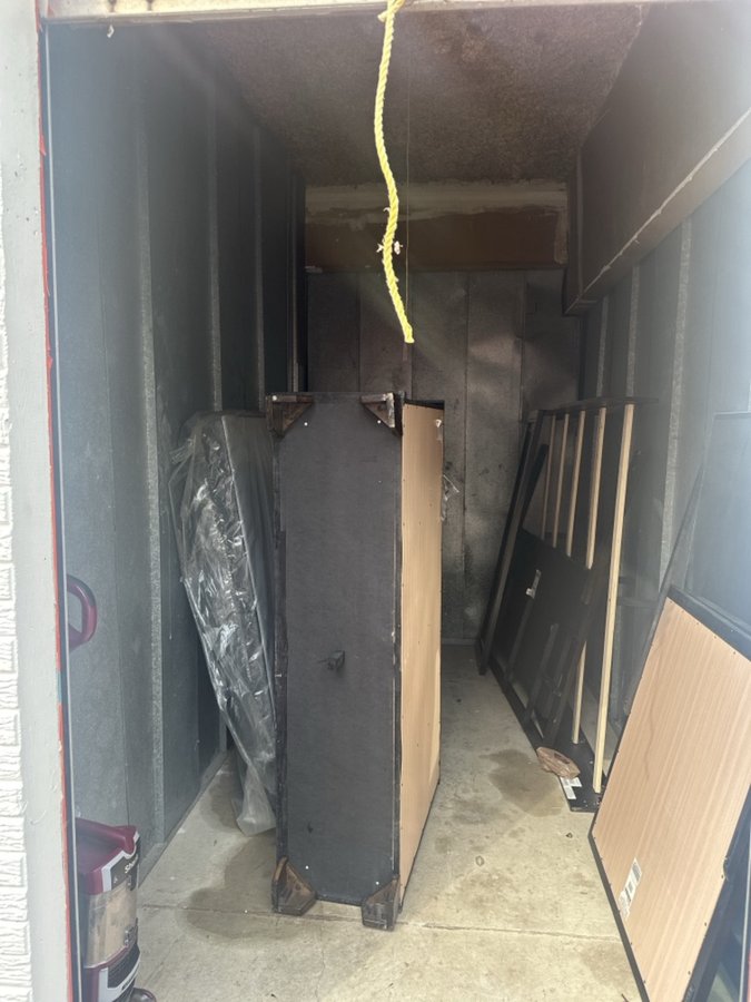 6 x 12 storage unit in Florissant, MO