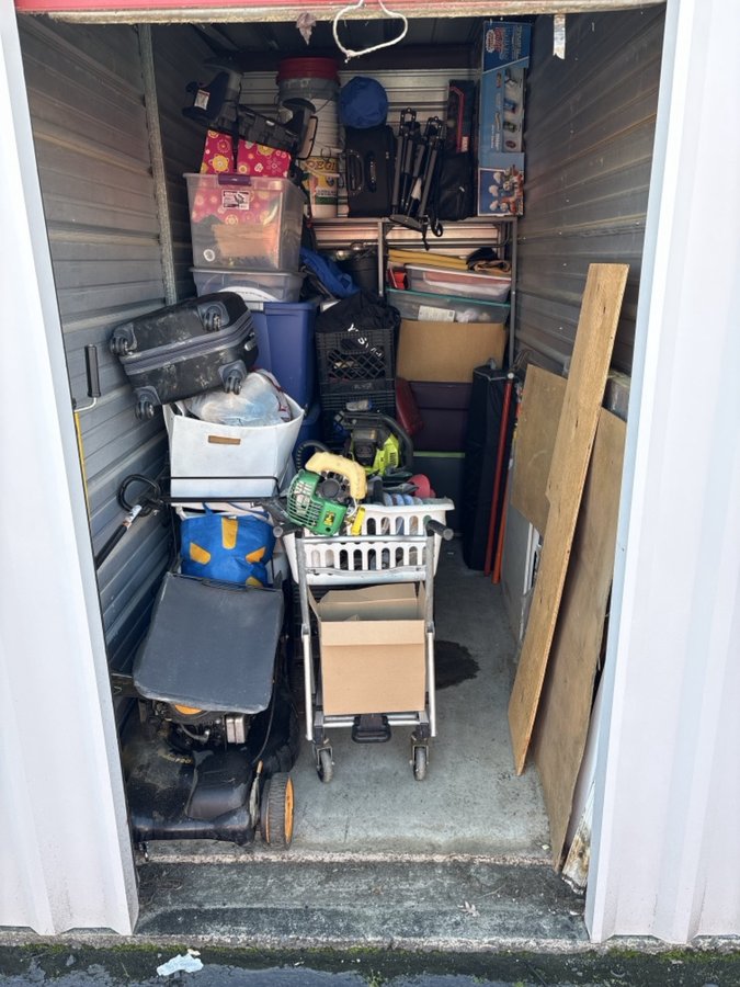 5 x 10 storage unit in Howell, NJ
