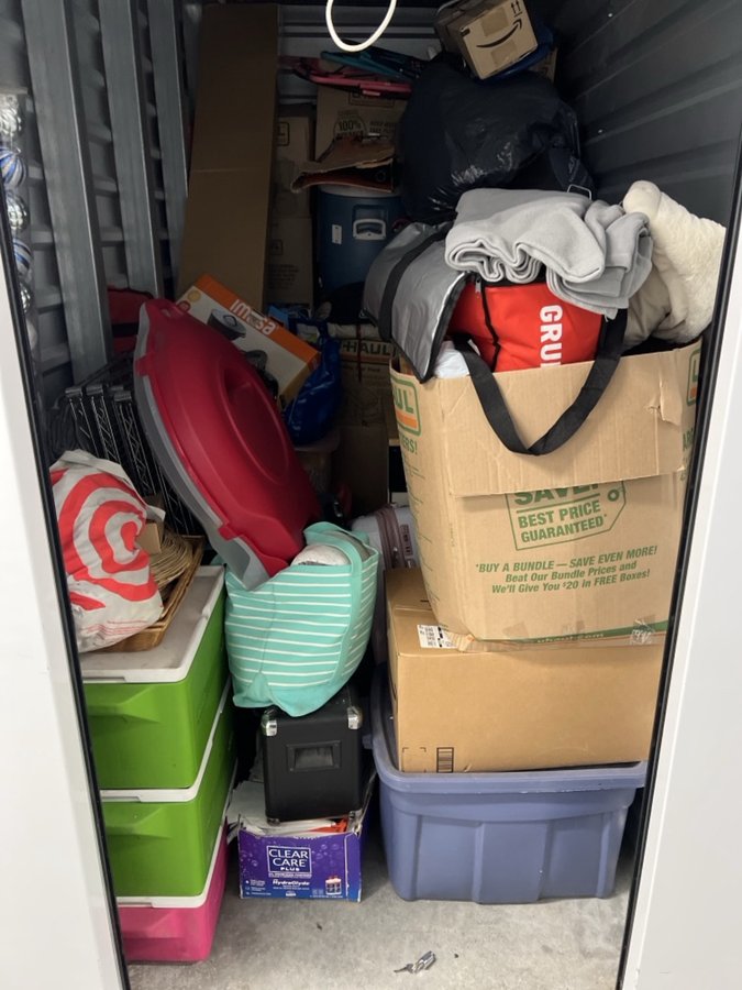 5 x 10 storage unit in Lindenhurst, NY