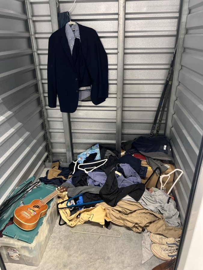 5 x 5 storage unit in Lindenhurst, NY