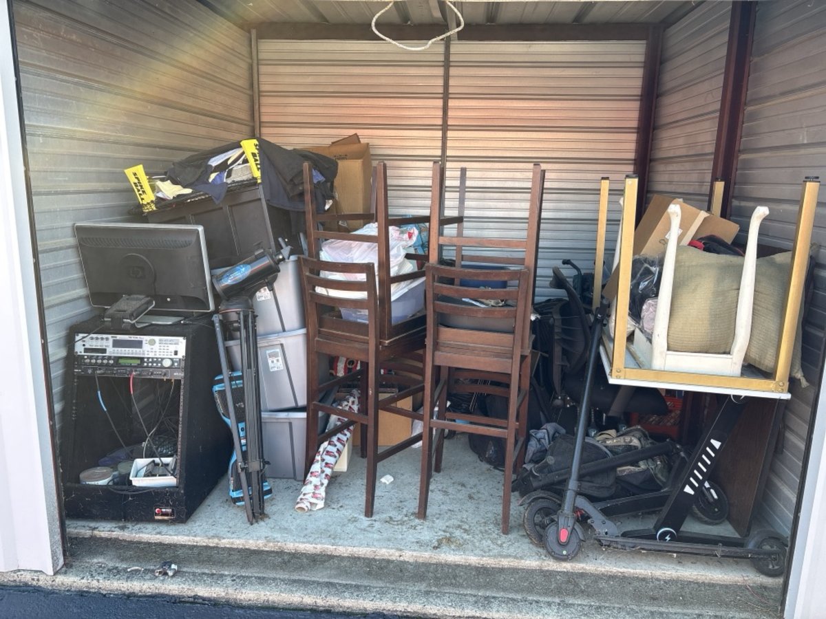 10 x 10 storage unit in Howell, NJ