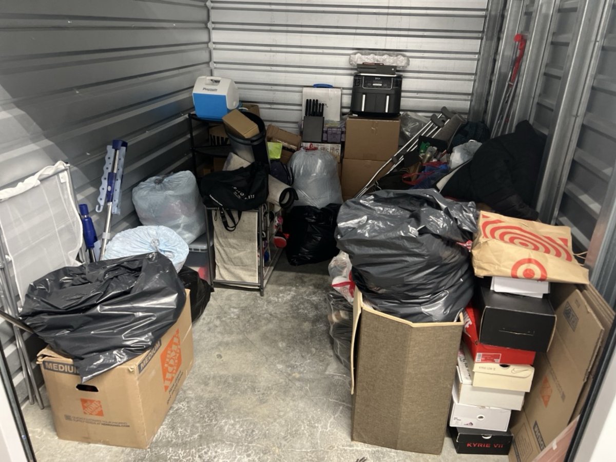 7 x 10 storage unit in Lindenhurst, NY