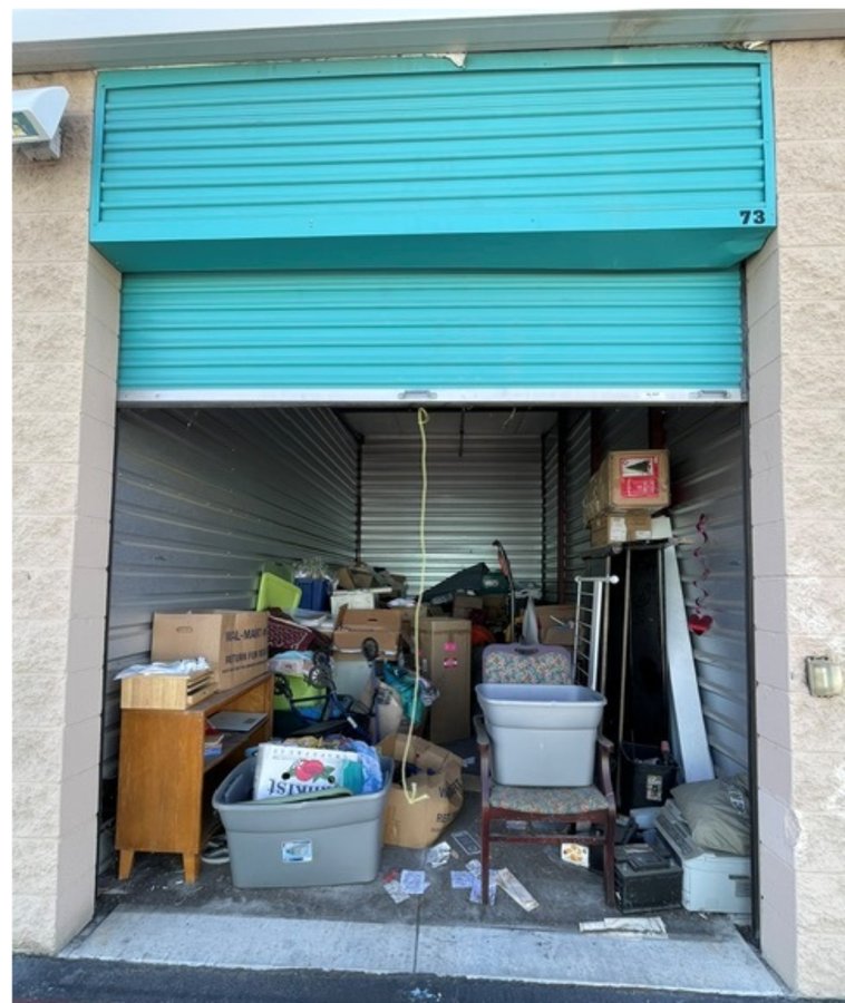 10 x 20 storage unit in Canyon Country, CA