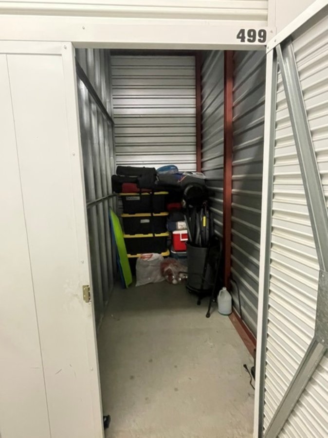5 x 10 storage unit in Canyon Country, CA