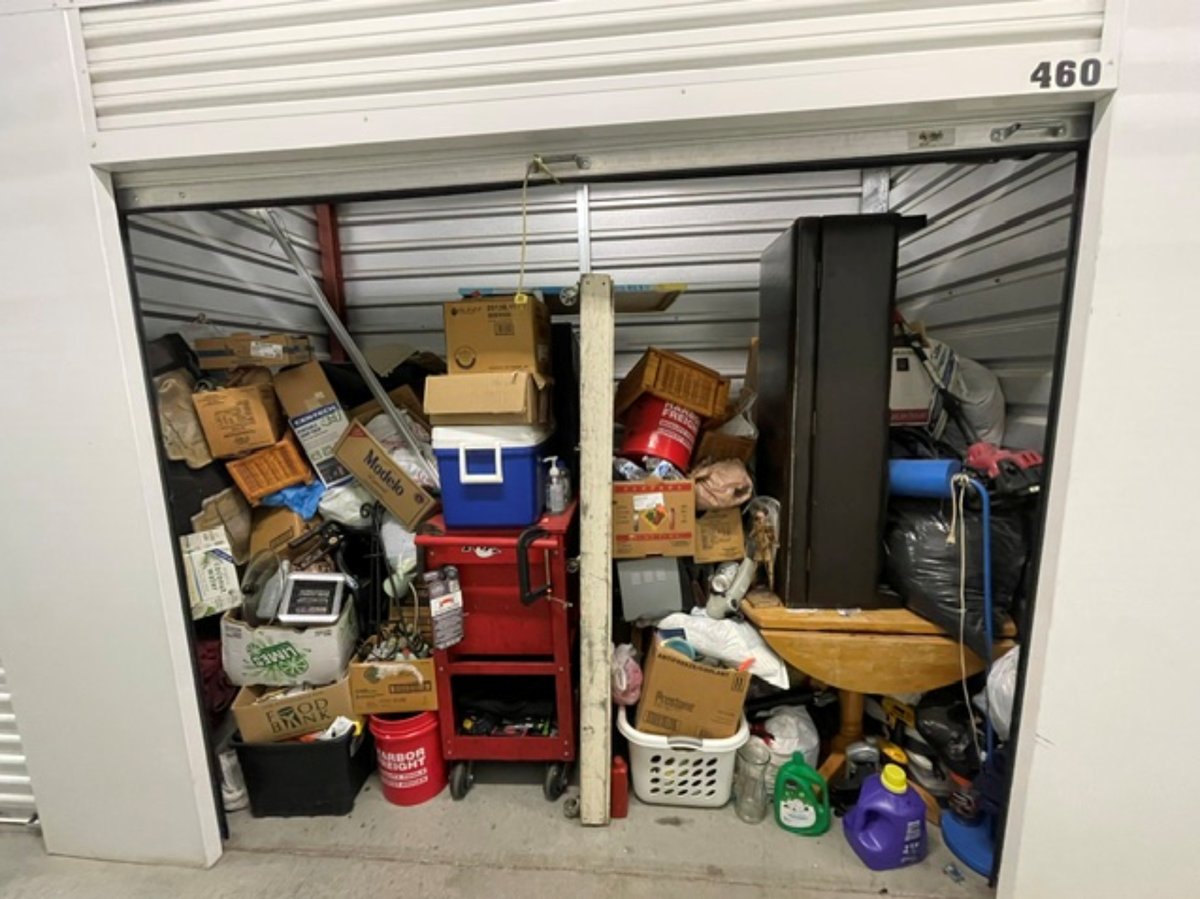 5 x 10 storage unit in Canyon Country, CA