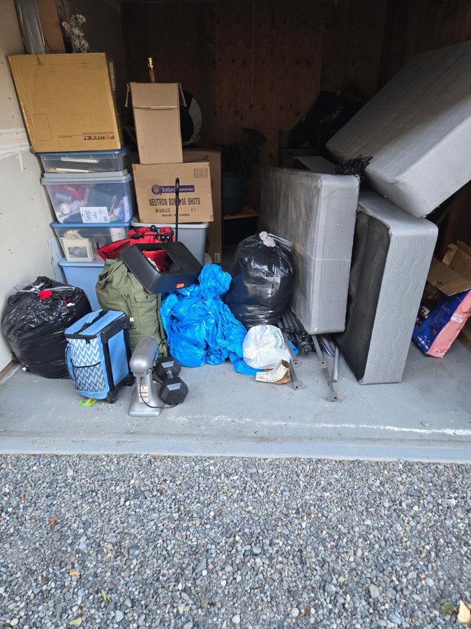 10 x 14 storage unit in Tumwater, WA