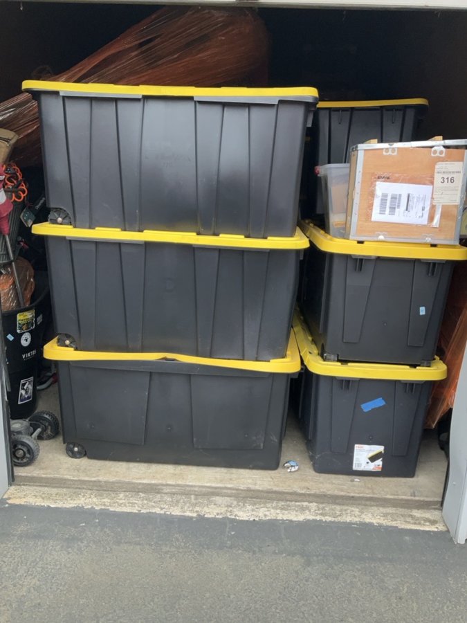10 x 30 storage unit in Woodburn, OR