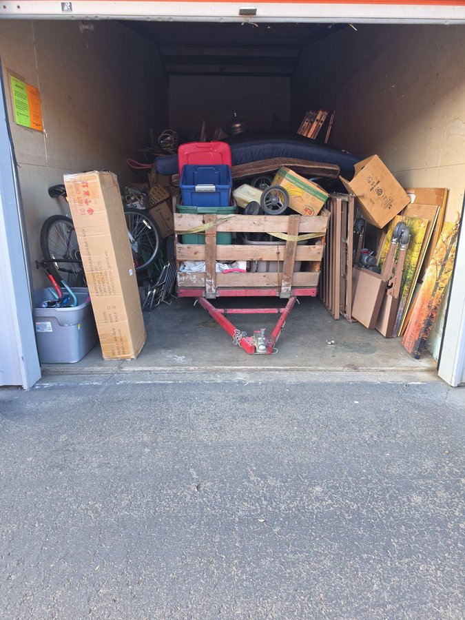 10 x 30 storage unit in Woodburn, OR