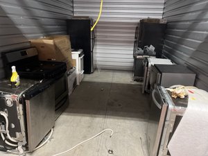 10 x 15 storage unit in Farmingdale, NY