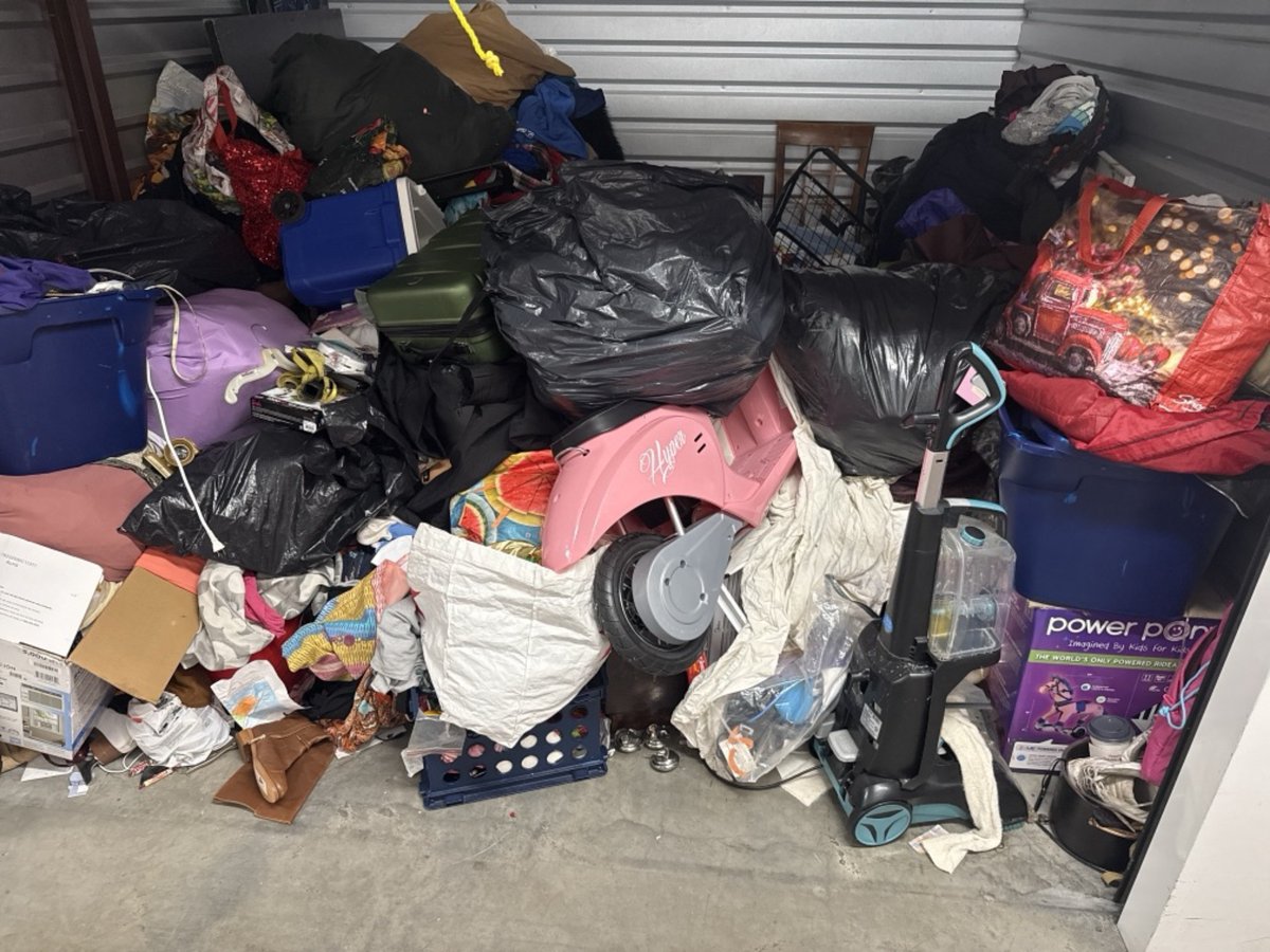 10 x 10 storage unit in Farmingdale, NY