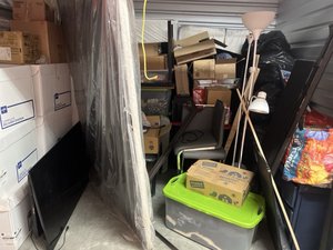 10 x 10 storage unit in Farmingdale, NY