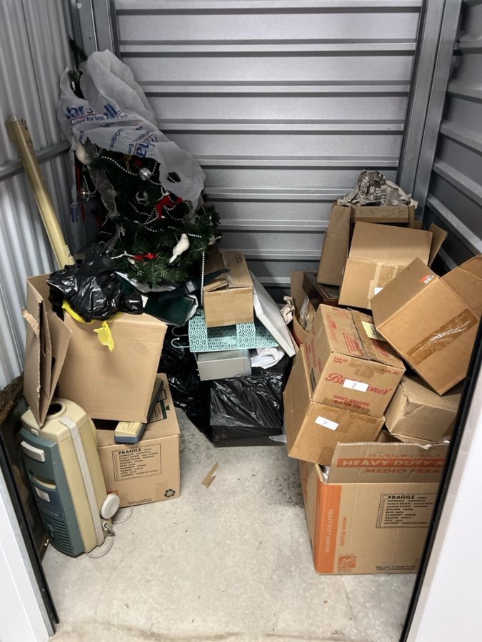 5 x 5 storage unit in Hicksville, NY
