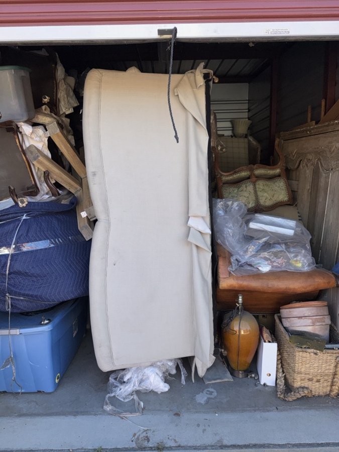 10 x 15 storage unit in Newhall, CA