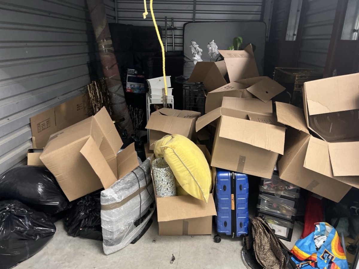 10 x 15 storage unit in Hempstead, NY