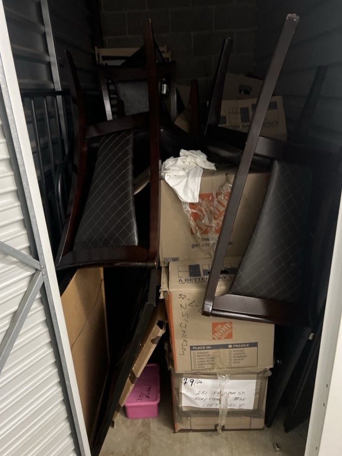 5 x 10 storage unit in Hempstead, NY