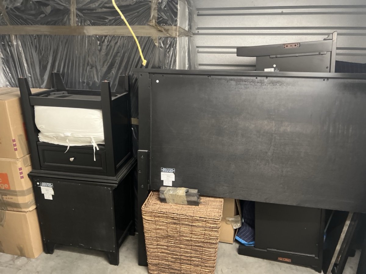 5 x 10 storage unit in Hempstead, NY