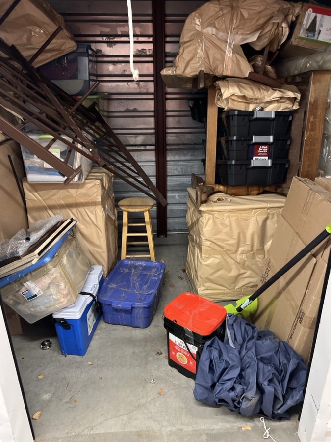 7 x 10 storage unit in Island Park, NY