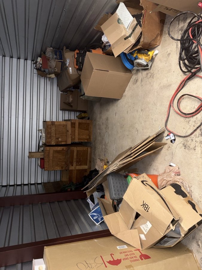 10 x 15 storage unit in Bethpage, NY