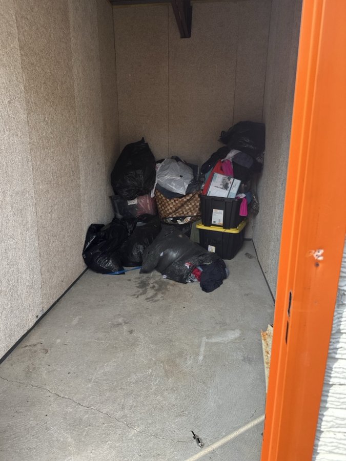6 x 12 storage unit in Florissant, MO