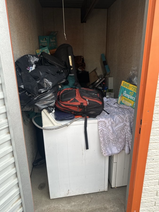 6 x 12 storage unit in Florissant, MO