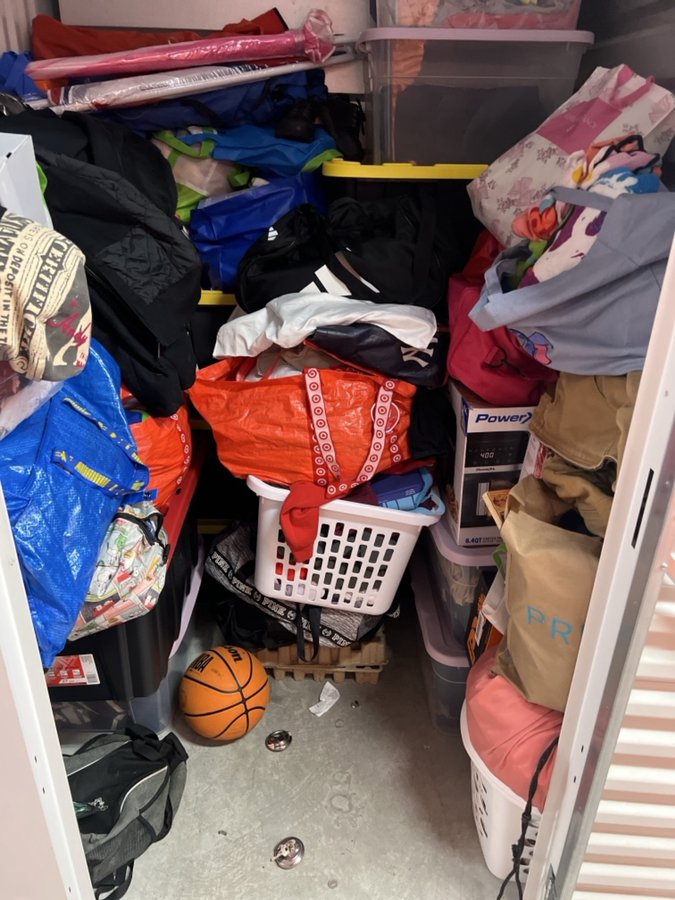 5 x 5 storage unit in Hicksville, NY