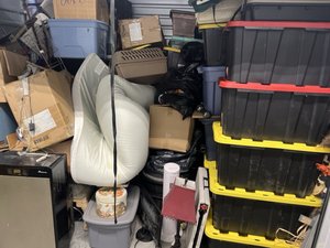 10 x 10 storage unit in Lindenhurst, NY