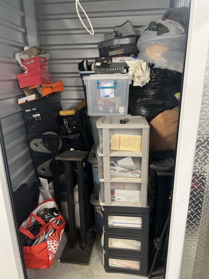 5 x 5 storage unit in Lindenhurst, NY