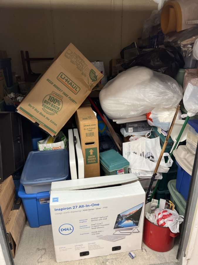 10 x 10 storage unit in Farmingdale, NY