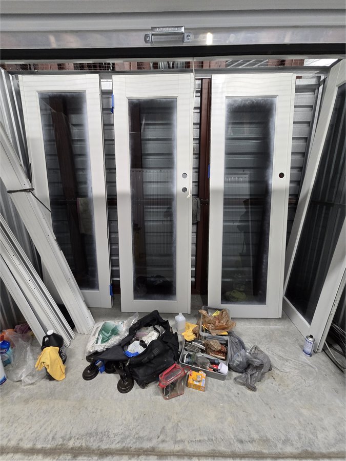 10 x 5 storage unit in Hialeah, FL