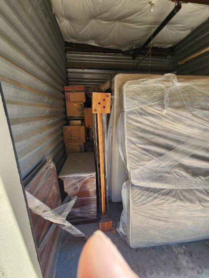 10 x 10 storage unit in Dallas, TX