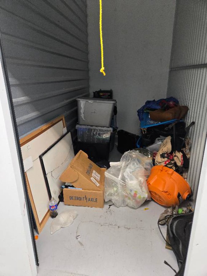 5 x 10 storage unit in Clearwater, FL