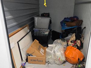 5 x 10 storage unit in Clearwater, FL