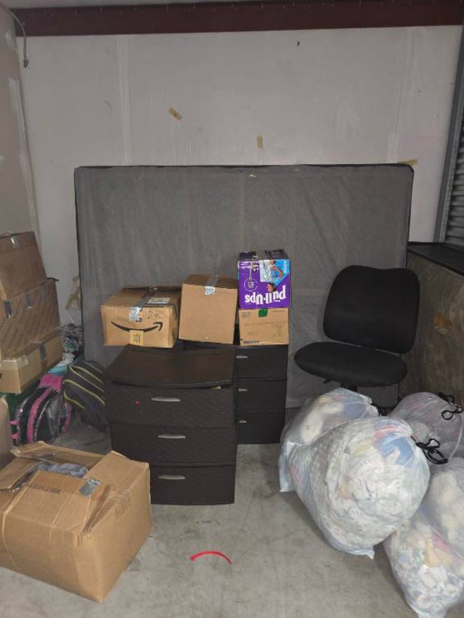 10 x 10 storage unit in Hudson, FL
