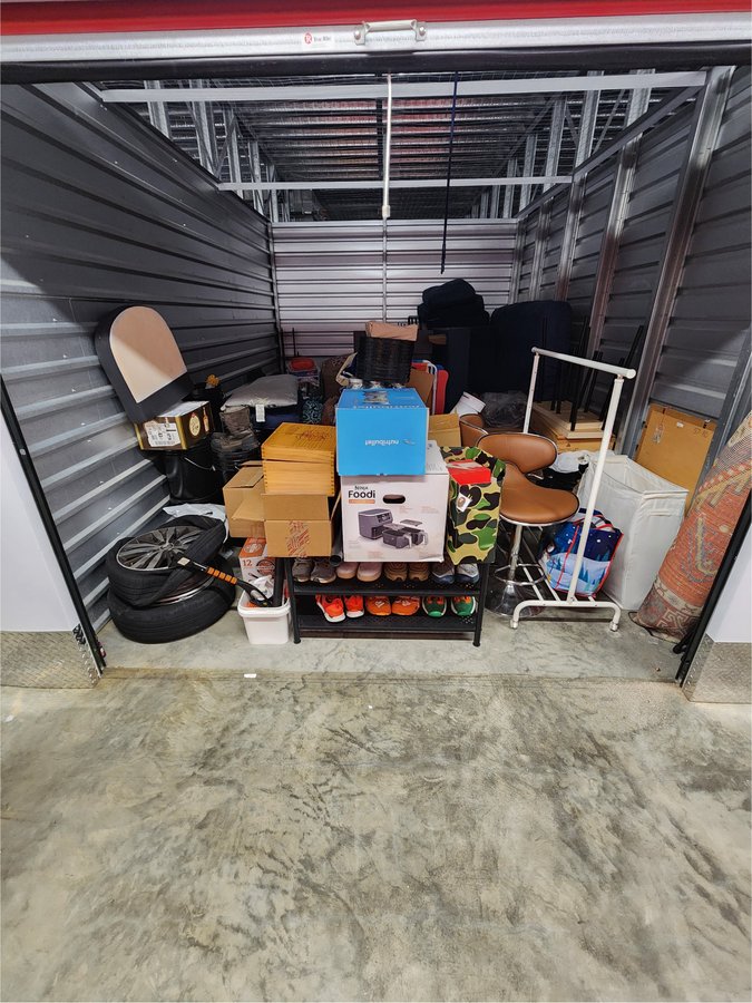 10 x 15 storage unit in Maple Shade, NJ