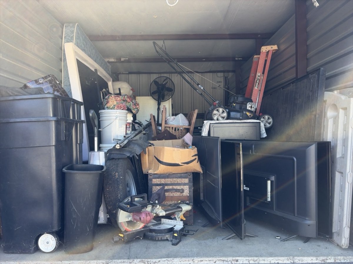 10 x 20 storage unit in Wilmington, NC
