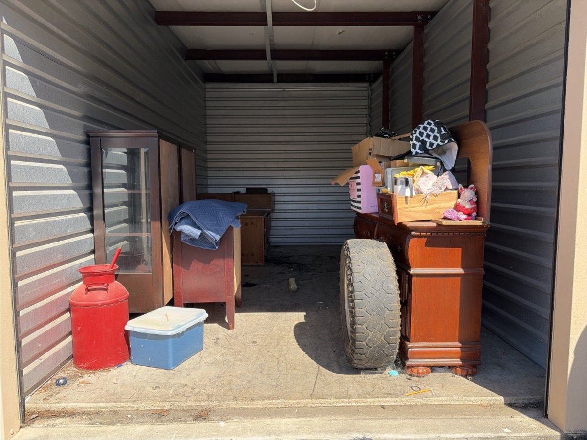 10 x 20 storage unit in Wilmington, NC